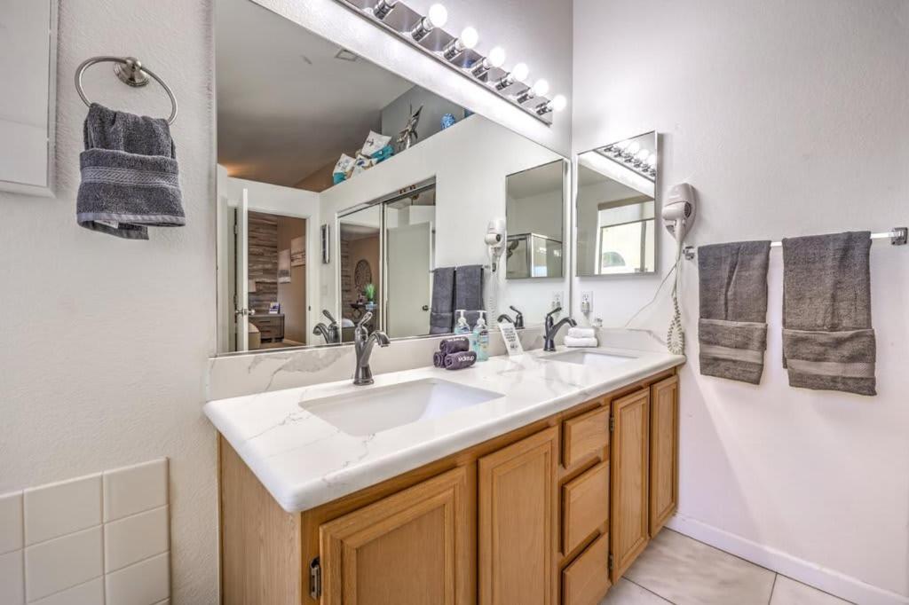 Family Fun For Everyone In Las Vegas- 4 Bedrooms, Billiards, Game Room Henderson Exteriör bild