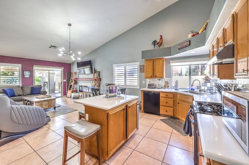 Family Fun For Everyone In Las Vegas- 4 Bedrooms, Billiards, Game Room Henderson Exteriör bild