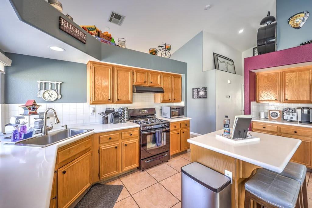 Family Fun For Everyone In Las Vegas- 4 Bedrooms, Billiards, Game Room Henderson Exteriör bild