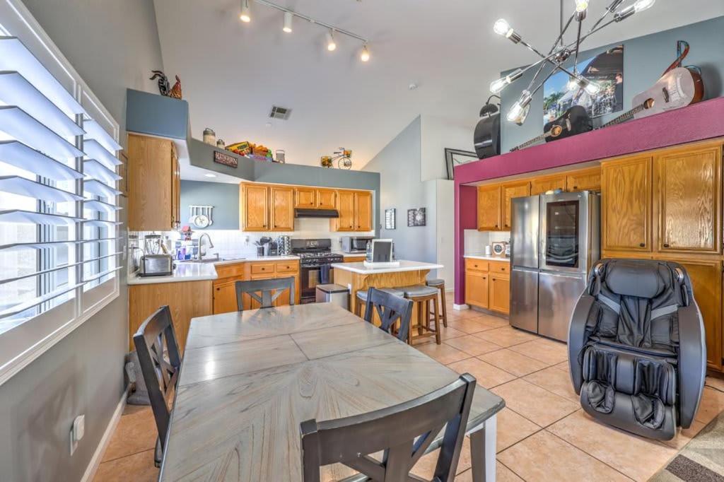 Family Fun For Everyone In Las Vegas- 4 Bedrooms, Billiards, Game Room Henderson Exteriör bild